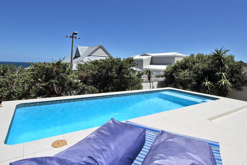 4 Bedroom Property for Sale in Bakoven Western Cape